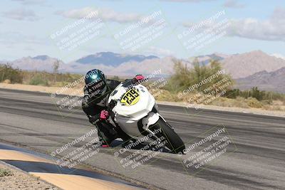 media/Nov-16-2025-Race Pace (Sun) [[8c5fa54630]]/Non Verified Riders (1st 20 Minutes)/3-Turn 3 Inside (11am)/